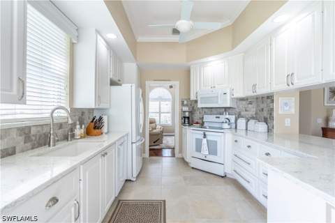 8556 Alessandria Ct, Naples FL - photo 17 of 48