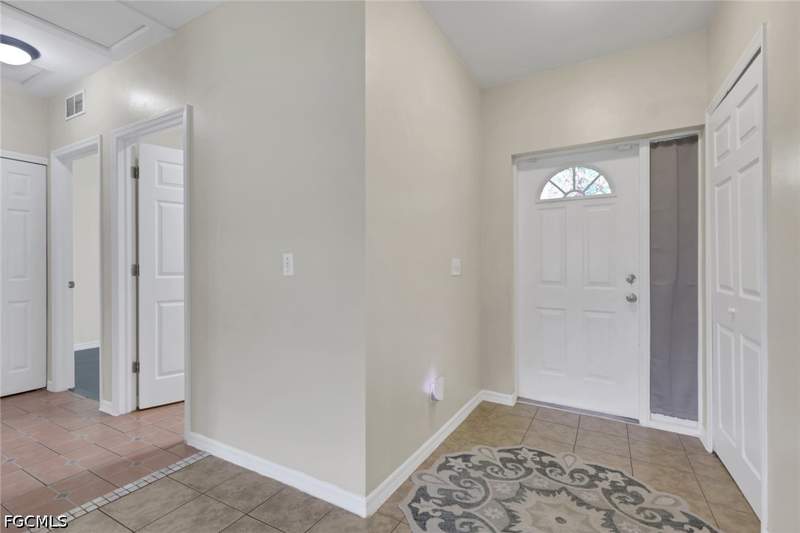 3 bedroom SingleFamilyResidence at 912 Mary Ave S, Lehigh Acres, Lehigh Acres — photo 3