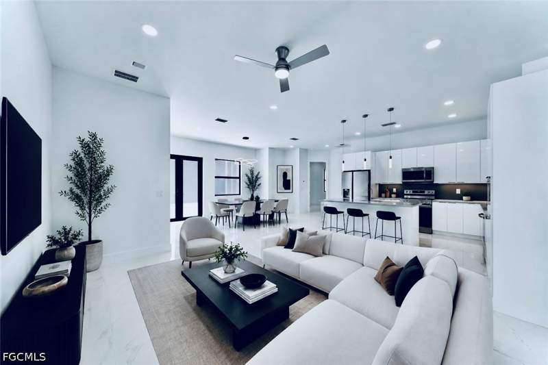 4 bedroom SingleFamilyResidence at 914 Manresa Ave S, Lehigh Acres, Lehigh Acres — photo 2