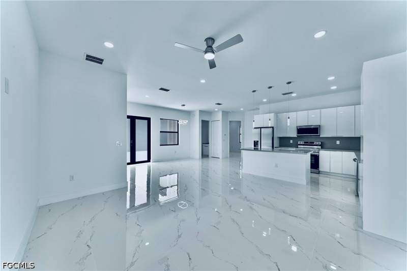 4 bedroom SingleFamilyResidence at 914 Manresa Ave S, Lehigh Acres, Lehigh Acres — photo 3