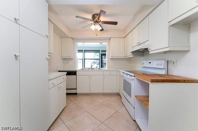 2 bedroom Attached at 3127 Boca Ciega Dr B6, Lakewood Villas, Naples — photo 5