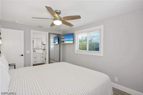 210 Dakota Ave, Fort Myers Beach FL - photo 13 of 34