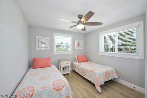 210 Dakota Ave, Fort Myers Beach FL - photo 16 of 34