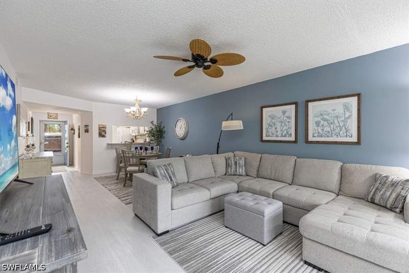 2 bedroom Condominium at 705 Augusta Blvd 4, Eaglewood, Naples — photo 2