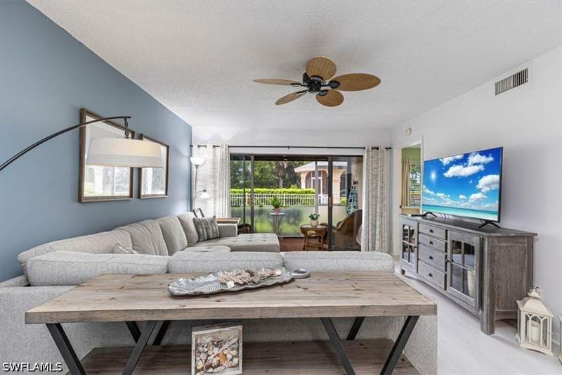 2 bedroom Condominium at 705 Augusta Blvd 4, Eaglewood, Naples — photo 5