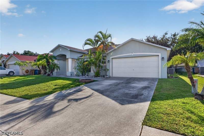 3 bedroom SingleFamilyResidence at 2502 Nature Pointe Loop, Fort Myers, Fort Myers — photo 3