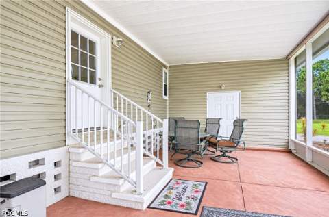 9790 Creekwood Ln, Fort Myers FL - photo 14 of 17