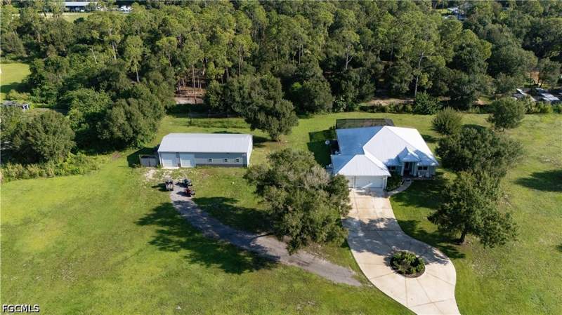 4 bedroom SingleFamilyResidence at 19181 Meredith Rd, North Fort Myers, North Fort Myers — photo 2