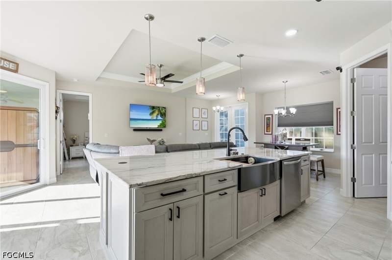 3 bedroom SingleFamilyResidence at 4507 Lake Heather Cir, Pine Island Village, St James City — photo 4