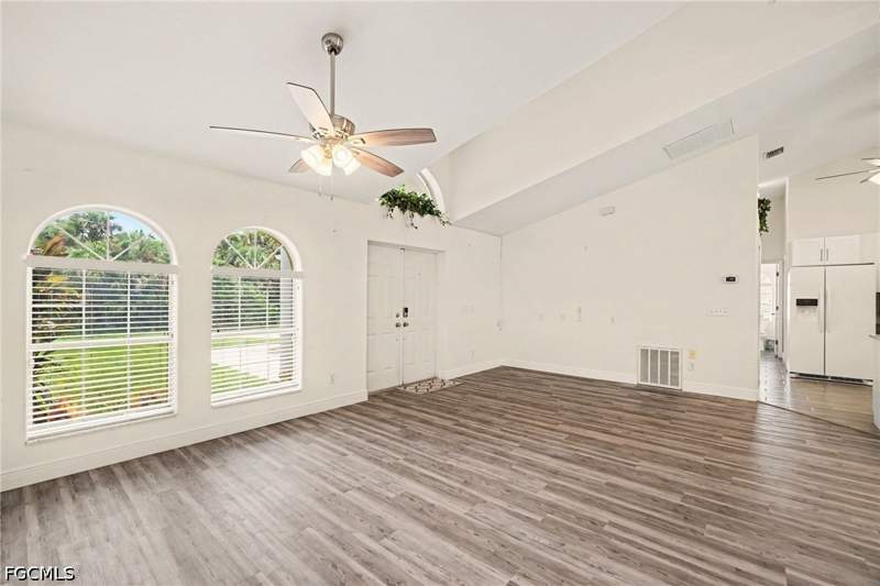 3 bedroom SingleFamilyResidence at 405 Poinsettia Ave, Lehigh Acres, Lehigh Acres — photo 3