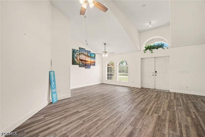 3 bedroom SingleFamilyResidence at 405 Poinsettia Ave, Lehigh Acres, Lehigh Acres — photo 4