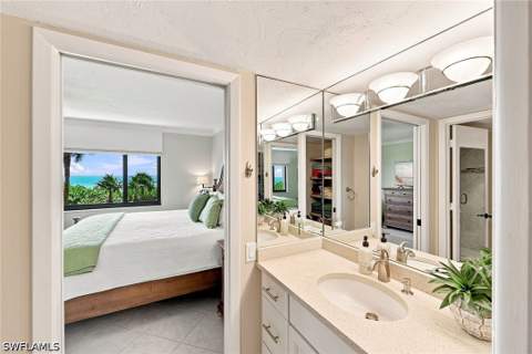 10475 Gulf Shore Dr 114, Naples FL - photo 16 of 45