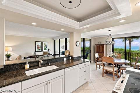 10475 Gulf Shore Dr 114, Naples FL - photo 9 of 45