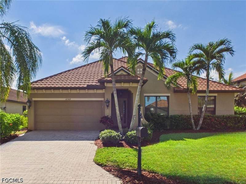 5 bedroom SingleFamilyResidence at 12369 Country Day Cir, Daniels Preserve, Fort Myers — photo 2