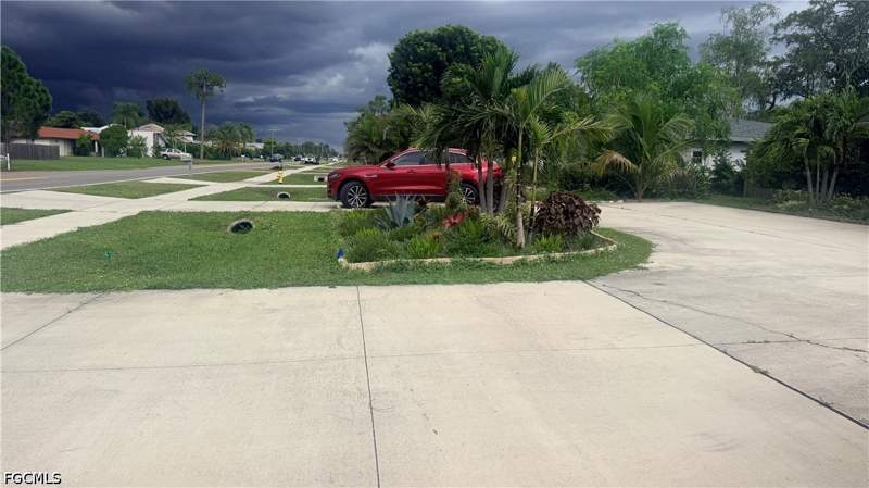 3 bedroom SingleFamilyResidence at 2230 Crystal Dr, Fort Myers, Fort Myers — photo 4