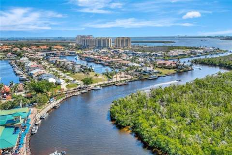 5781 Cape Harbour Dr 1201, Cape Coral FL - photo 9 of 37