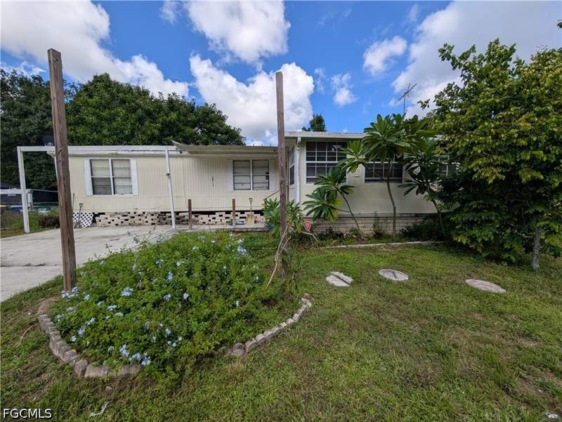 3 bedroom ManufacturedHome at 2613 Harmony Ave, North Fort Myers, North Fort Myers — photo 4
