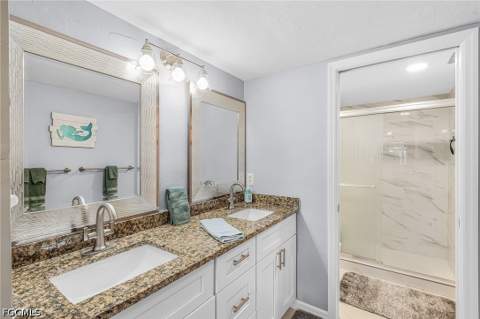 16478 Timberlakes Dr 102, Fort Myers FL - photo 16 of 36