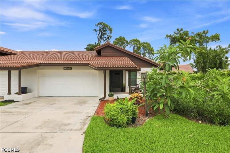 2 bedroom Attached at 13009 Tall Pine Cir, Pinebrook Woods, Fort Myers — photo 2