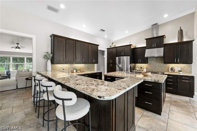 4 bedroom SingleFamilyResidence at 681 15th St SW, Golden Gate Estates, Naples — photo 4