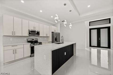 923 Bolivia Dr, Lehigh Acres FL - photo 13 of 44