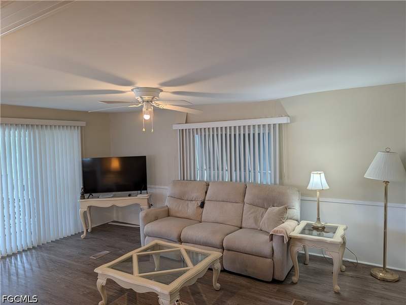 2 bedroom ManufacturedHome at 810 Hollyberry Ct, Forest Park Mobile Home, North Fort Myers — photo 2