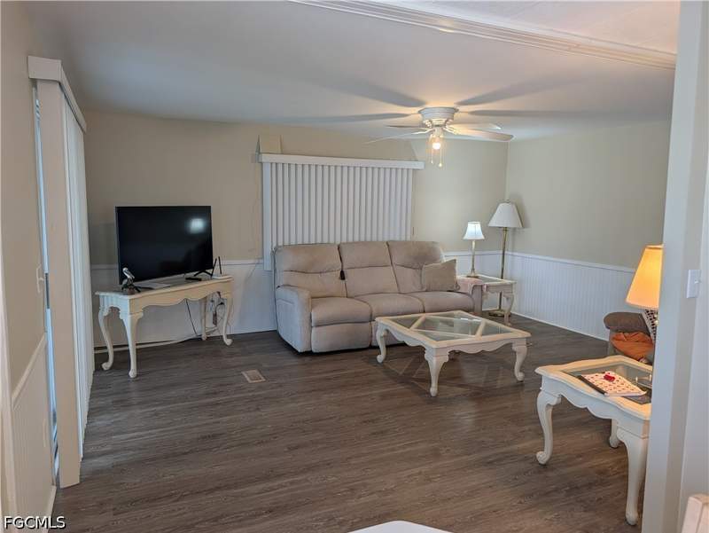2 bedroom ManufacturedHome at 810 Hollyberry Ct, Forest Park Mobile Home, North Fort Myers — photo 4