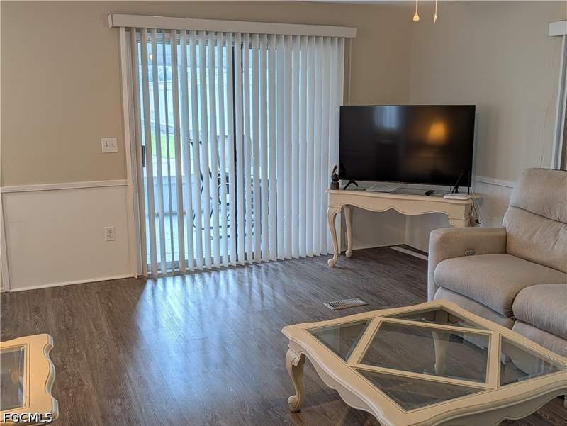 2 bedroom ManufacturedHome at 810 Hollyberry Ct, Forest Park Mobile Home, North Fort Myers — photo 5