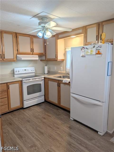 810 Hollyberry Ct, North Fort Myers FL - photo 8 of 33