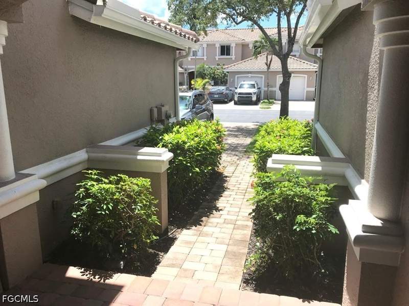 3 bedroom Townhouse at 10025 Ravello Blvd, Colonnade At Forum, Fort Myers — photo 2
