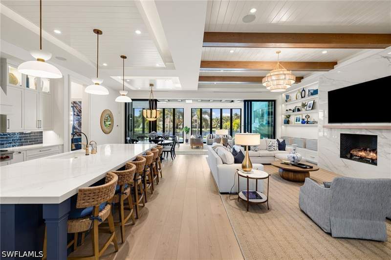 5 bedroom SingleFamilyResidence at 528 Turtle Hatch Rd, Park Shore, Naples — photo 3