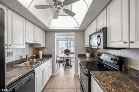 8401 Estero Blvd 304, Fort Myers Beach FL - photo 12 of 40