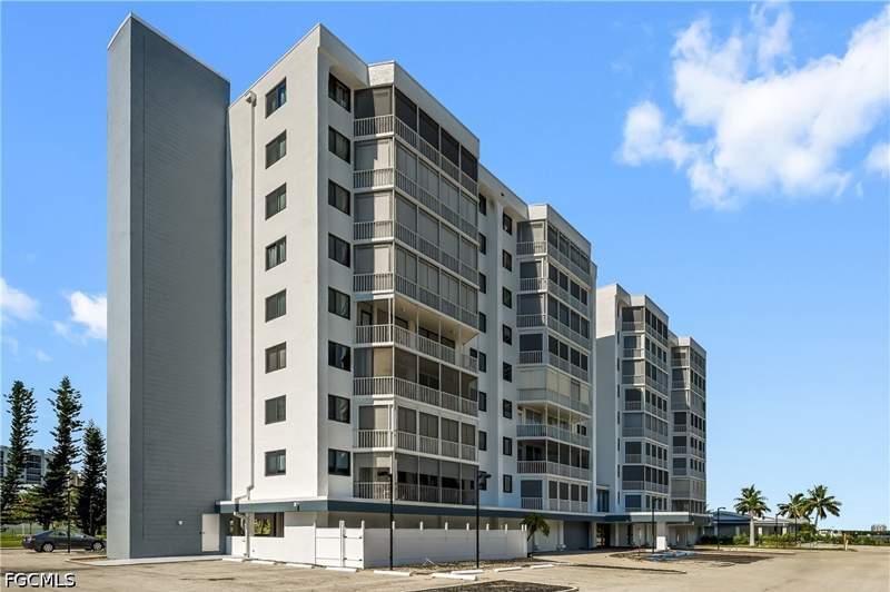 2 bedroom Condominium at 8401 Estero Blvd 304, Marina Towers & Yacht Club, Fort Myers Beach — photo 3