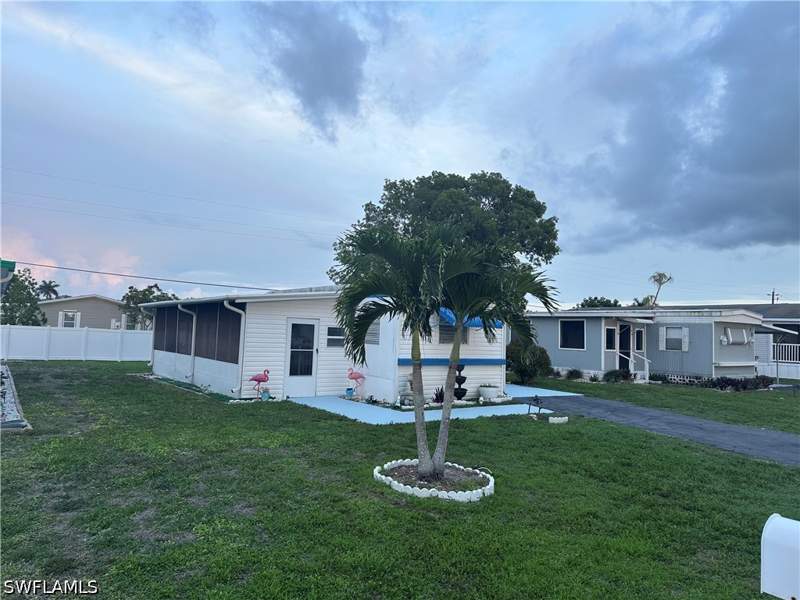2 bedroom ManufacturedHome at 152 Cape Sable Dr, Naples Mobile Estates, Naples — photo 2