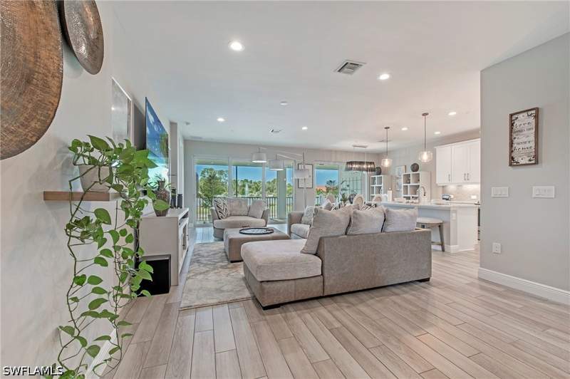 3 bedroom Condominium at 2555 Seychelles Dr 407, Seychelles, Naples — photo 5