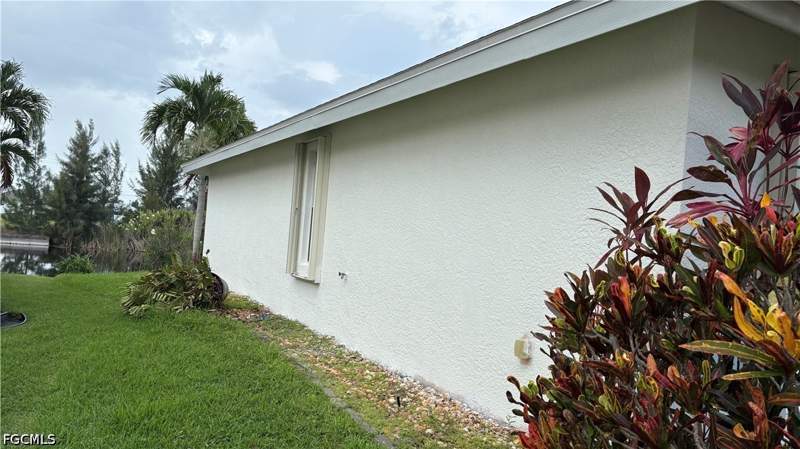 3 bedroom SingleFamilyResidence at 2810 NW 14th Ter, Cape Coral, Cape Coral — photo 4