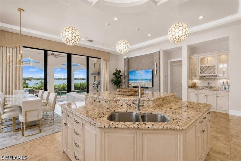 4 bedroom SingleFamilyResidence at 11777 Via Savona Ct, Costa Amalfi, Miromar Lakes — photo 5