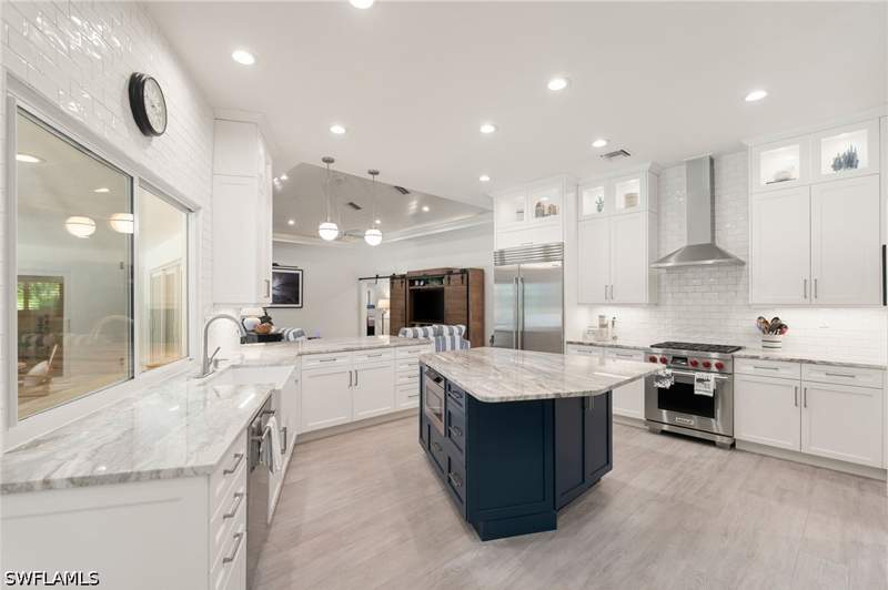 4 bedroom SingleFamilyResidence at 571 Neapolitan Ln, Park Shore, Naples — photo 3