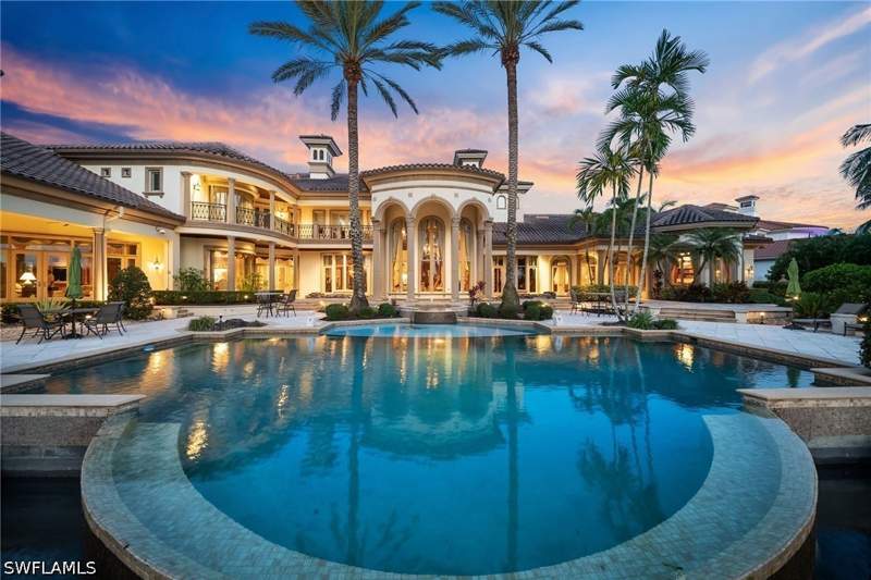 6 bedroom SingleFamilyResidence at 9663 Mashie Ct, Estates At Bay Colony Golf Club, Naples — photo 2