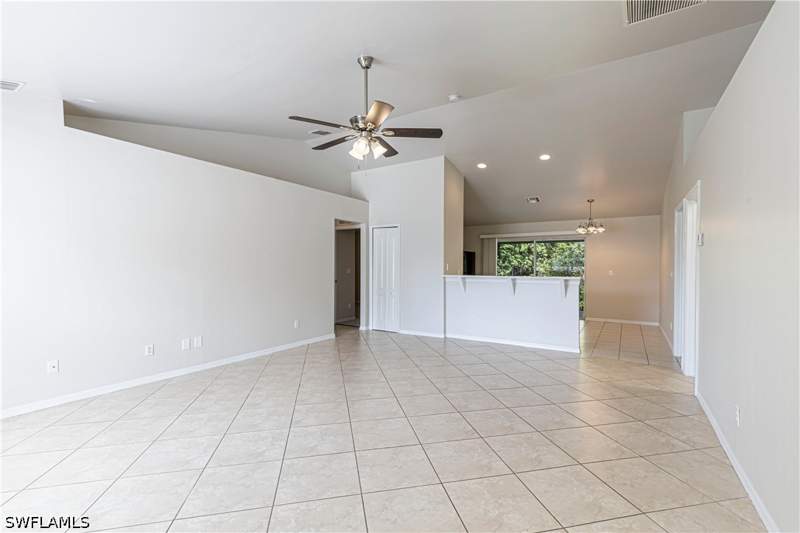 3 bedroom SingleFamilyResidence at 725 Kari Cir, Lehigh Acres, Lehigh Acres — photo 2