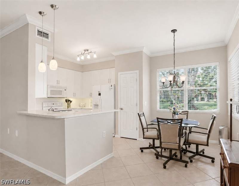 2 bedroom Condominium at 3904 Forest Glen Blvd 7-101, Barrington I, Naples — photo 4