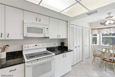 7300 Glenmoor Ln 205, Naples FL - photo 21 of 31