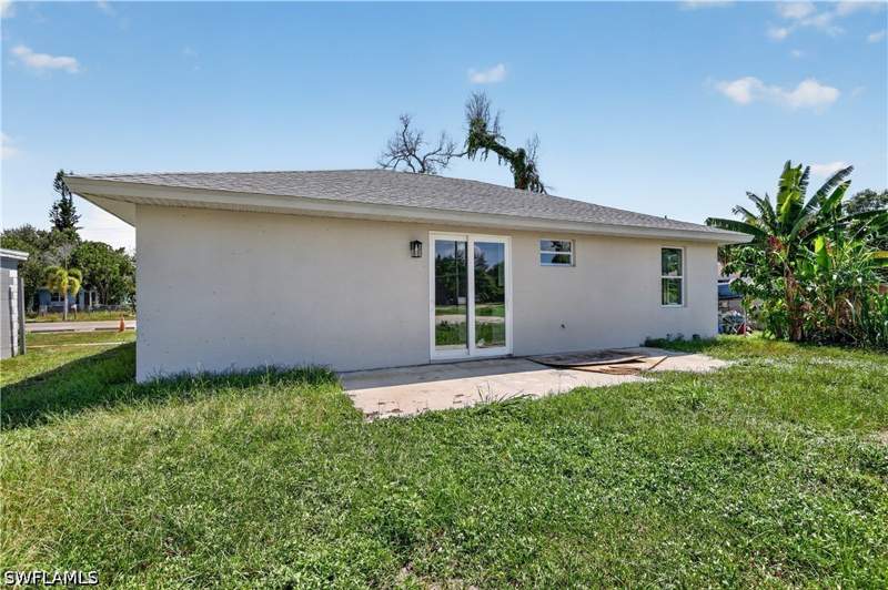 3 bedroom SingleFamilyResidence at 3027 2nd St, Barden Subdivision, Fort Myers — photo 4