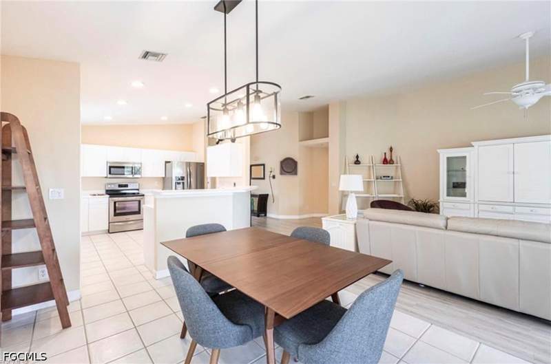 3 bedroom Condominium at 8451 Southbridge Dr 3, Southwind, Estero — photo 3