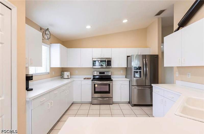 3 bedroom Condominium at 8451 Southbridge Dr 3, Southwind, Estero — photo 4