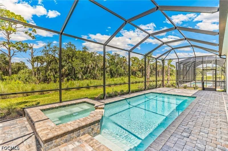 3 bedroom SingleFamilyResidence at 6956 Chapel Creek Ln, Del Webb Oak Creek, North Fort Myers — photo 3