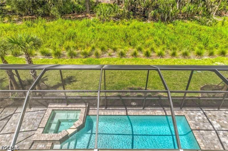 3 bedroom SingleFamilyResidence at 6956 Chapel Creek Ln, Del Webb Oak Creek, North Fort Myers — photo 4