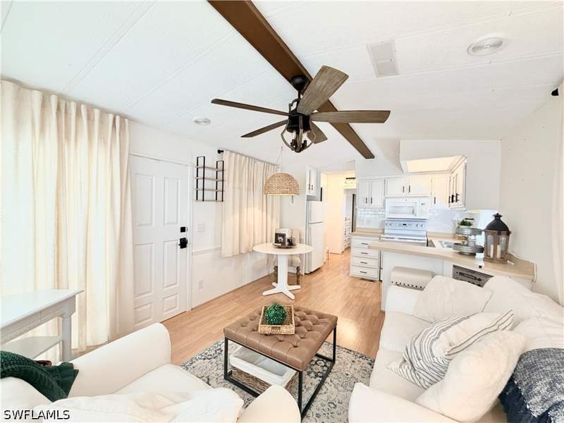 2 bedroom ManufacturedHome at 4520 Robert E Lee Blvd E, Riverwoods Plantation, Estero — photo 4
