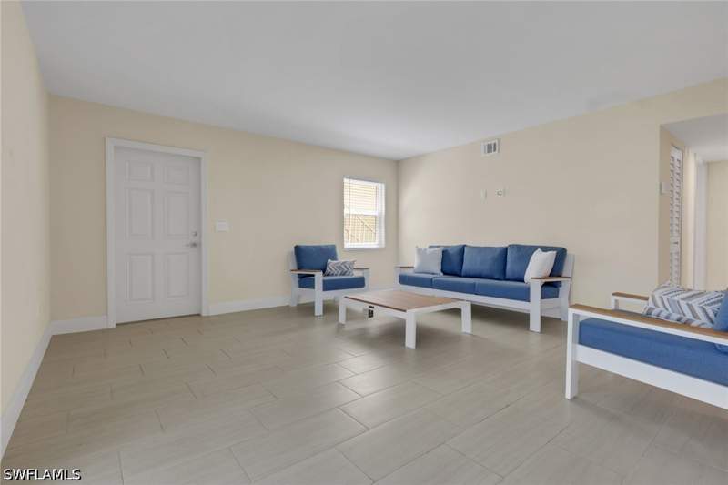 2 bedroom Condominium at 1155 Sandpiper St D1, Harbor Lakes Of Naples, Naples — photo 4