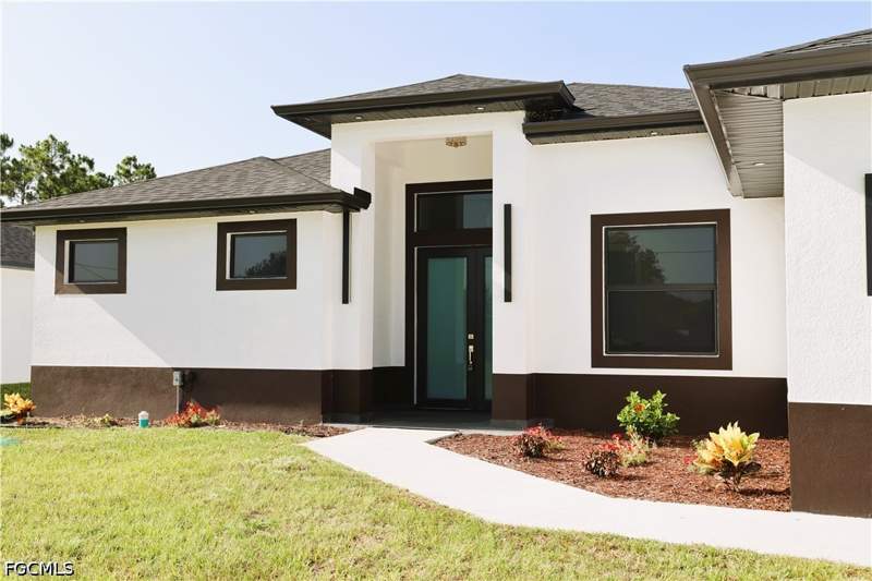 4 bedroom SingleFamilyResidence at 1216 Delores St E, Lehigh Acres, Lehigh Acres — photo 2